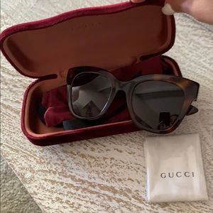 Gucci GG0029S